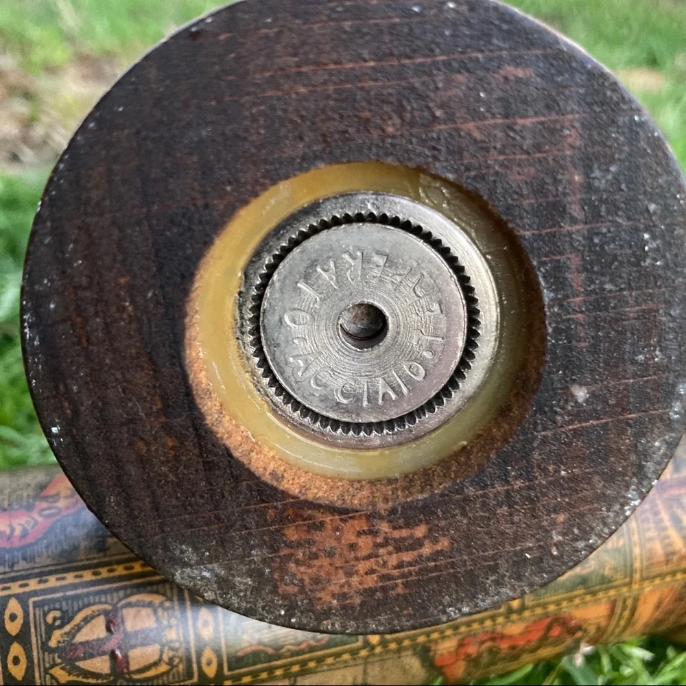 Vintage Salt and Pepper Mill - Picture 7 of 15